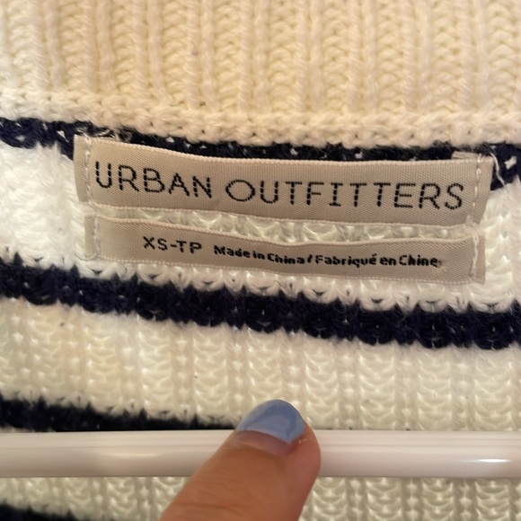 Navy and White Cropped Urban Outfitters Knit Sweater XS - Picture 4 of 4